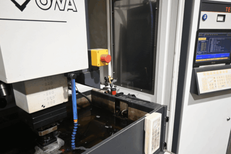 Desarrollamos y fabricamos prototipos y moldes de inyección de plástico