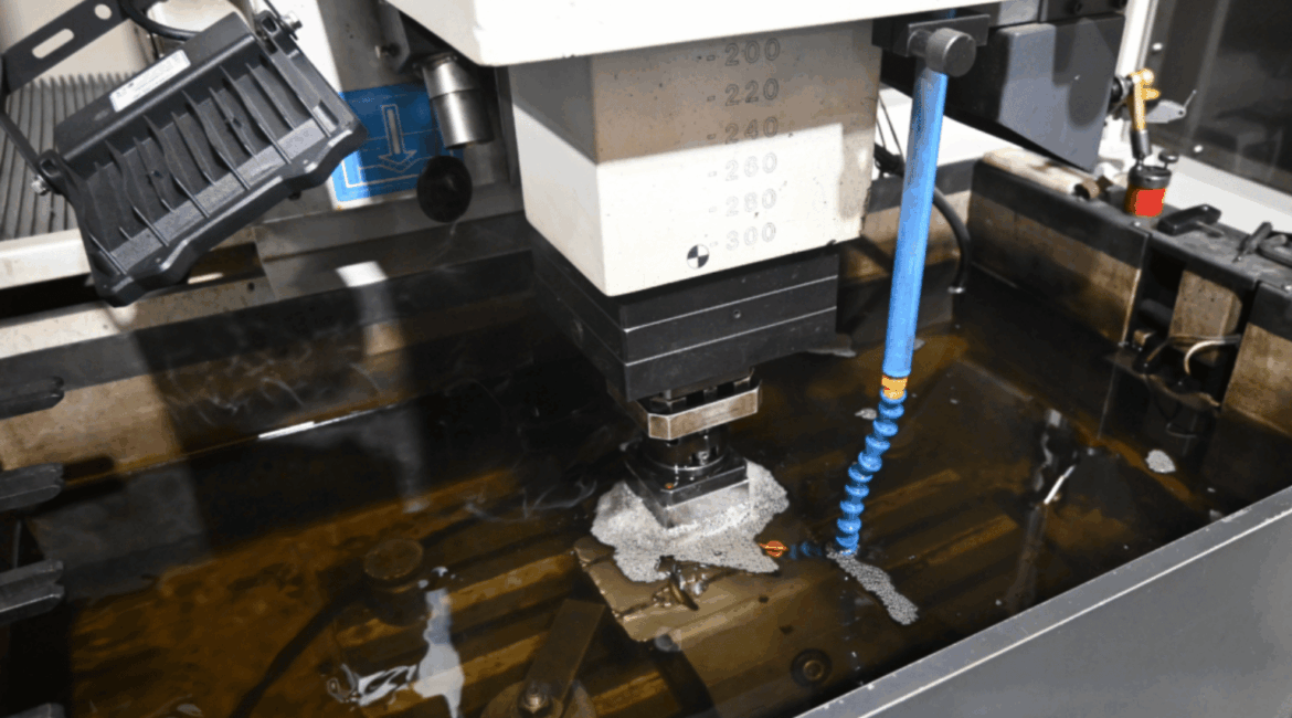 Desarrollamos y fabricamos prototipos y moldes de inyección de plástico